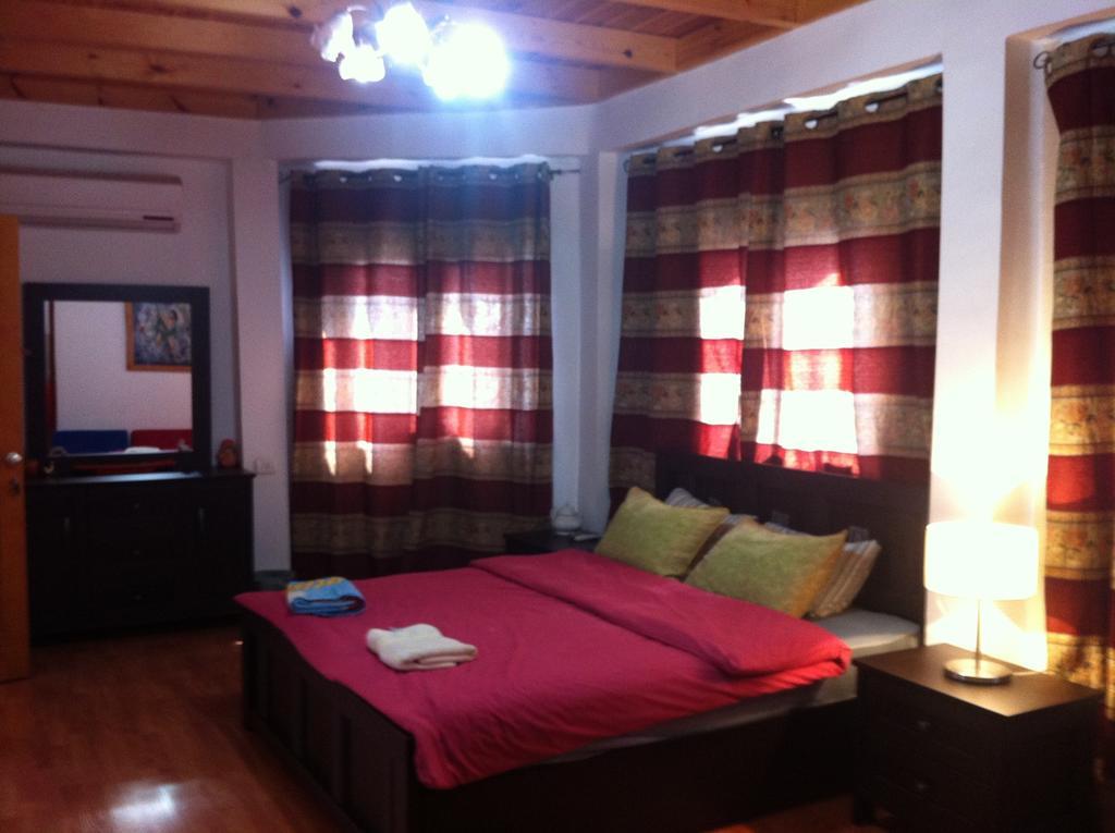 Blueberry Rooms Qaşrīn Екстериор снимка