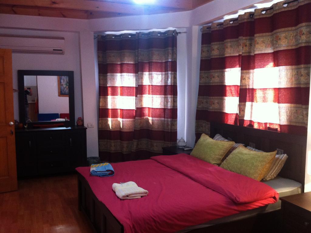Blueberry Rooms Qaşrīn Екстериор снимка