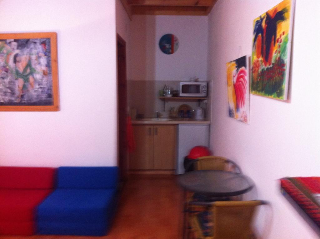 Blueberry Rooms Qaşrīn Екстериор снимка